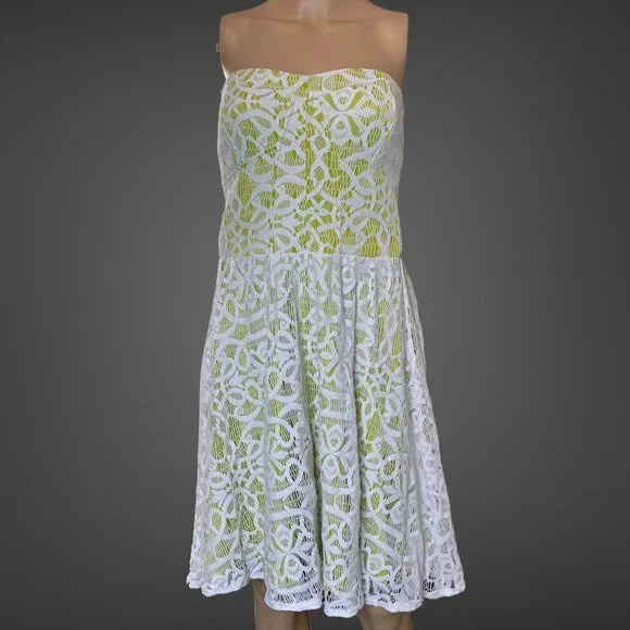 Guess Strapless Dress Size 14 Green White Knee Length Full Lace Stretch Lined - Picture 2 of 16